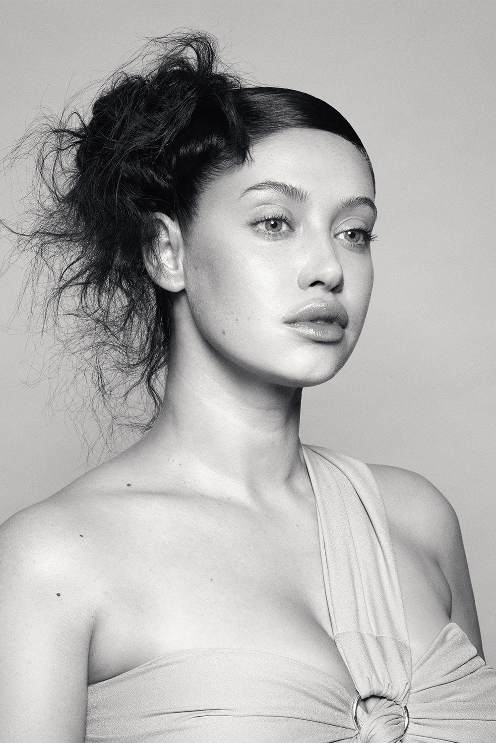 Messy Side Bun - Haarmacher Berlin - ECHO Collection